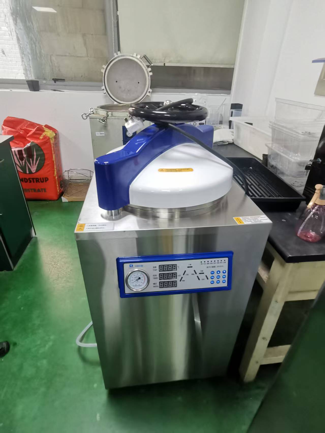 伯能儀器BN29S全自動高壓蒸汽滅菌器助力高??蒲?圖1) 伯能儀器BN29S全自動高壓蒸汽滅菌器助力高校科研(圖1)